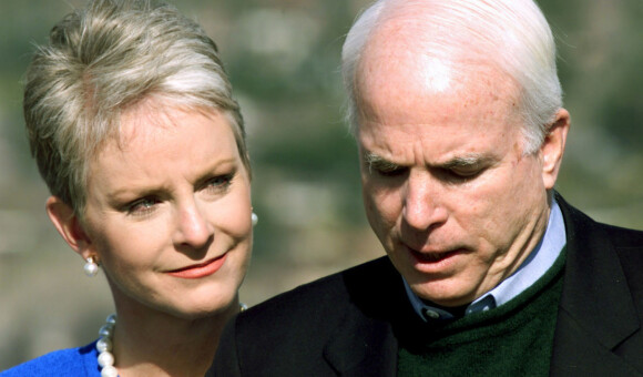 John McCains ekskone om skilsmissen: - Hadde ingen anelse om hva som foregikk